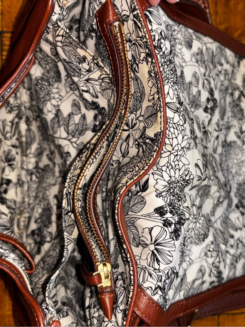 Vera Bradley Camel Leather Crossbody Shoulder Bag - Picture 10 of 11